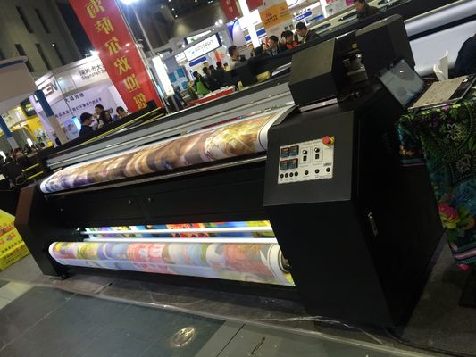 Automatische Digitale Textiel de Printermachine van de Kledingstukprinter voor Vlag/Gordijn