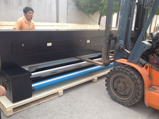 Het Broodje van groot Formaatmuticolor om het Digitale Textielverwarmerwerk met Printer te rollen