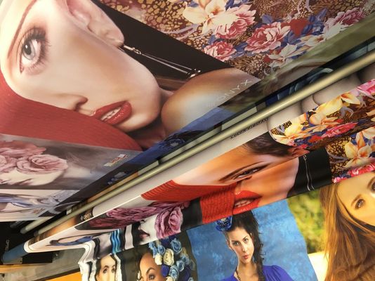 Van de de Textieldrukmachine van Cmykinkjet de Lage Consumptie voor Geleid - Doosstof