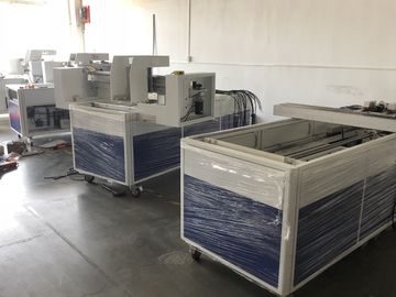 De digitale Machine van de T-shirtdruk Direct aan Kledingstukprinter met 8 RICOH-Drukhoofden